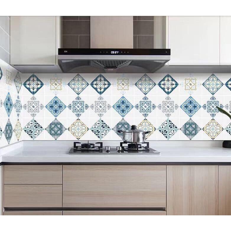 Cuộn giấy dán tường bếp cách nhiệt chống bắn dầu mỡ, decal trang trí phòng khổ 2m x 0.6m