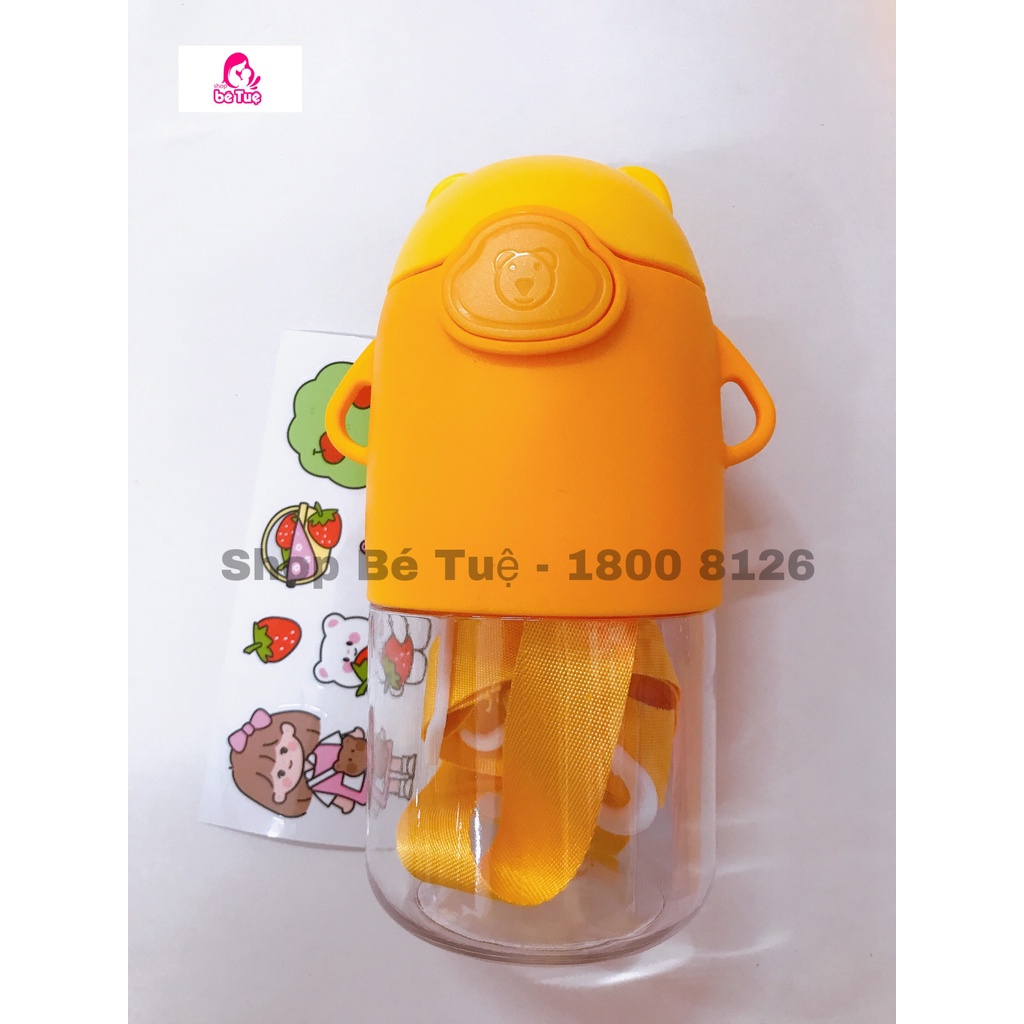 Bình nước tai gấu mẫu mới siêu dễ thương, dung tích 600ml, có dây đeo kèm ống hút và 1 tờ sticker để trang trí