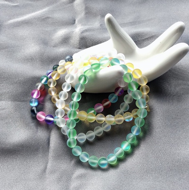 Vòng tay đá phản quang theo mệnh phong thủy