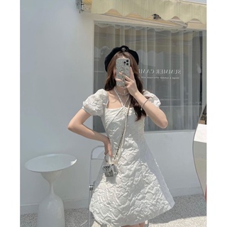 Váy gấm trễ vai