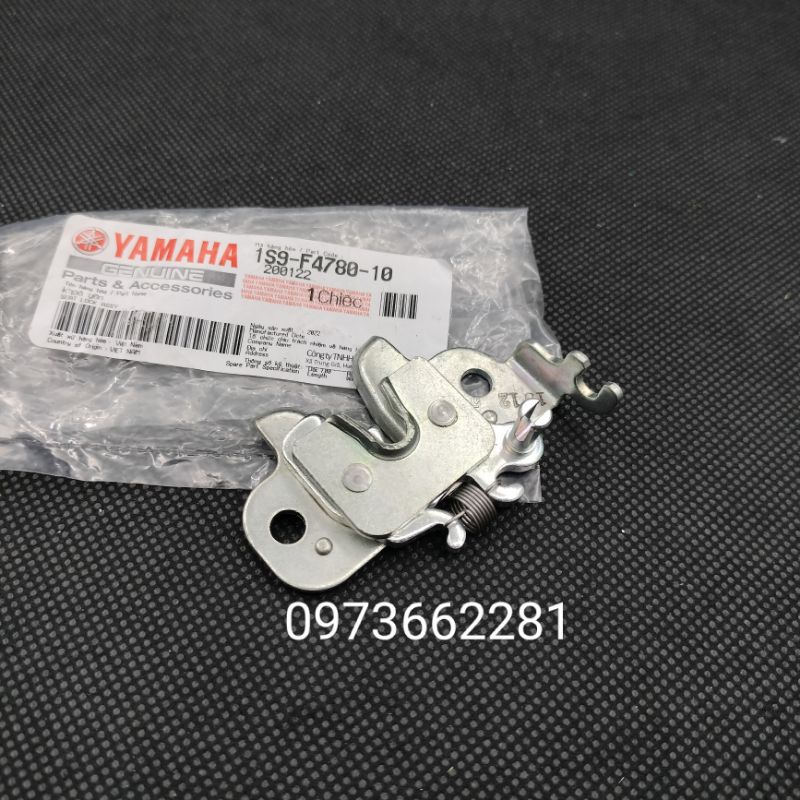 Chốt gài khóa yên dưới xe EXCITER 135,150 zin Yamaha