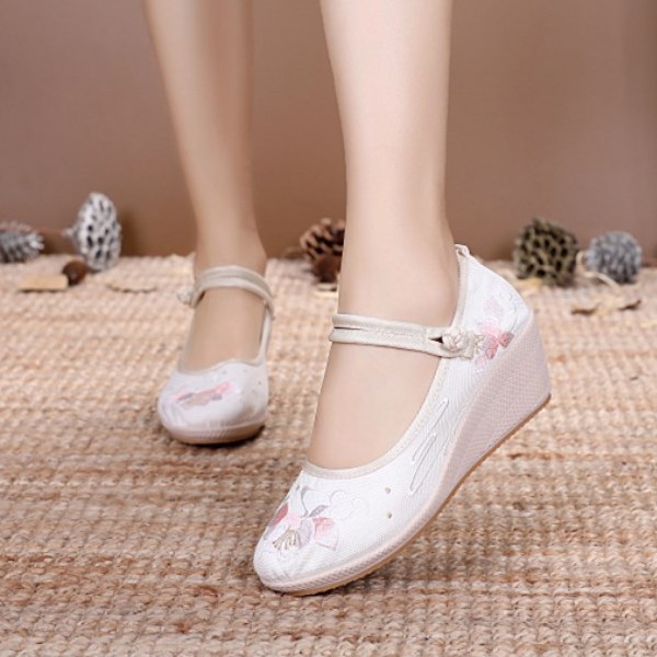 Giày đế xuồng vải thêu hoa đơn giản