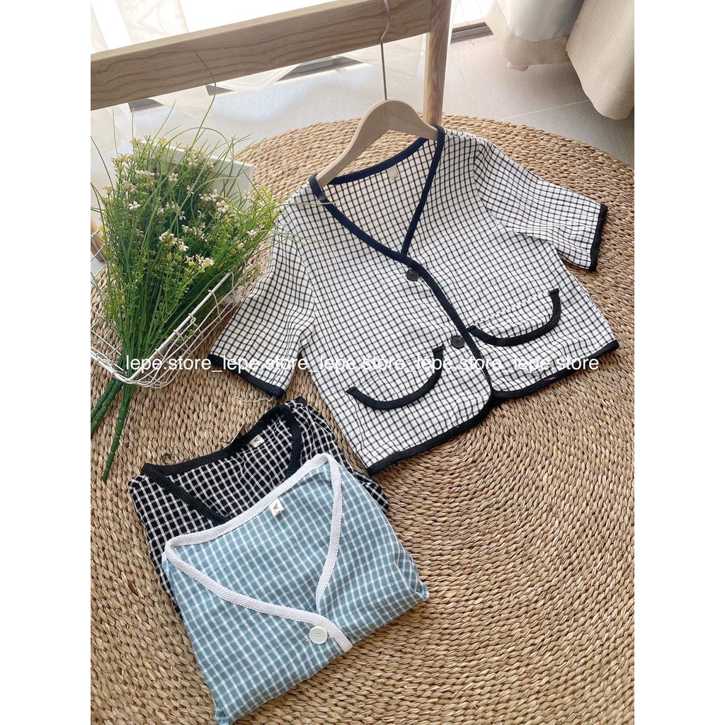 [SẴN] Áo kẻ sọc croptop 2 khuy cổ V vintage sang chảnh mát mẻ (ảnh thật ở cuối) | BigBuy360 - bigbuy360.vn