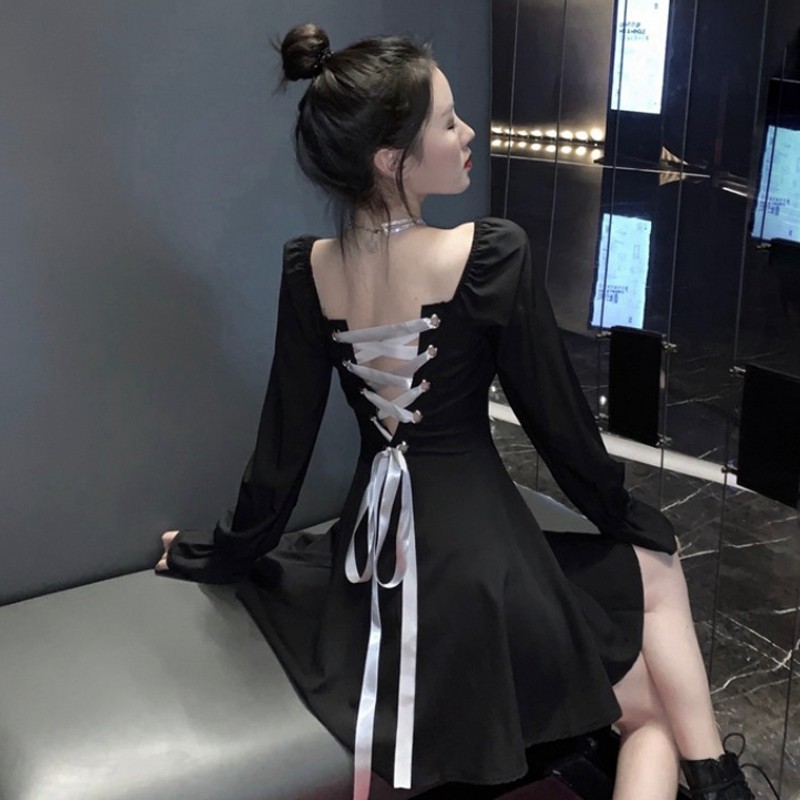 Đầm ngắn xoè thắt dây chéo lưng cổ vuông vừa đơn giản gợi cảm hàng Quảng châu J0318
