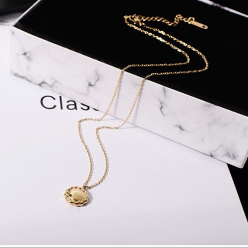 Dây Chuyền Mặt Tròn Xà Cừ Trắng Titan Ko Đen TT 3474