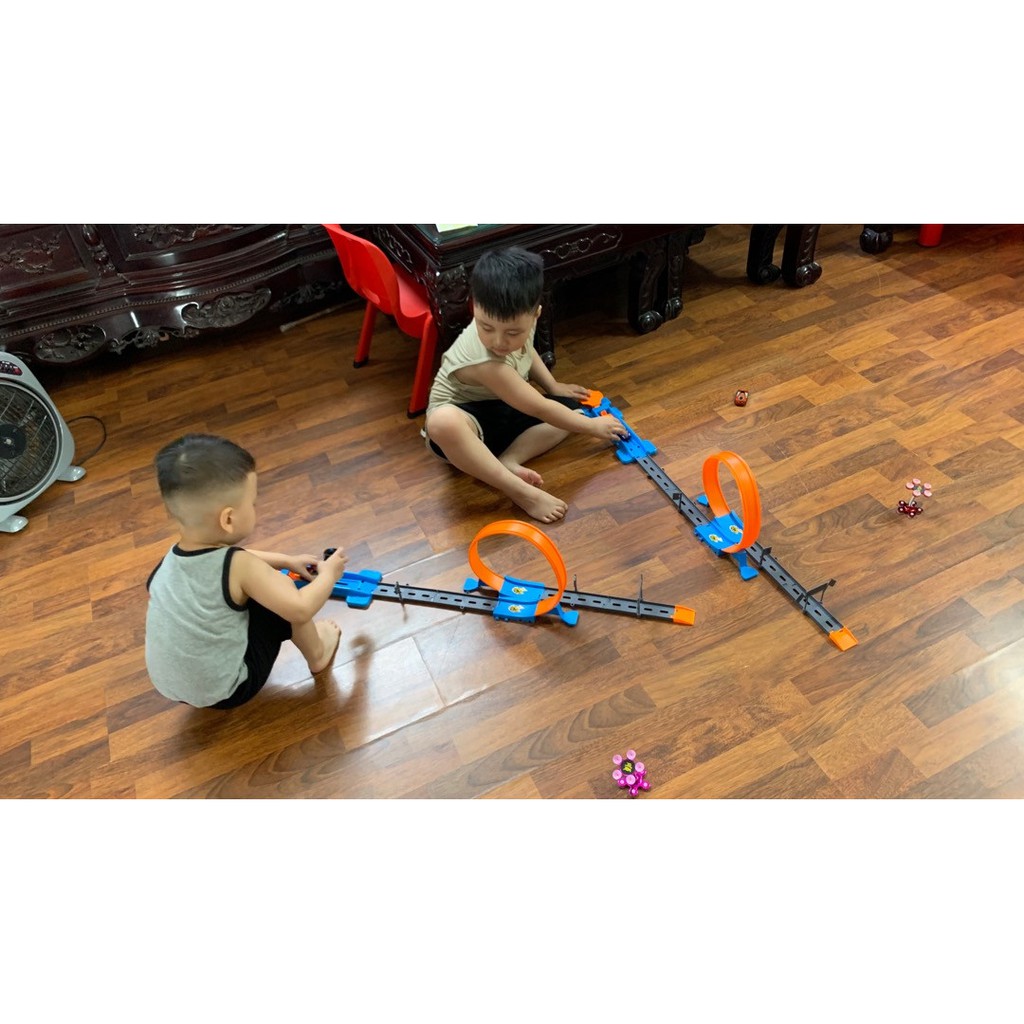 Mô hình đường đua HotWheel - Bộ xe đồ chơi lắp ráp 18 chi tiết đường đua ô tô siêu tốc độ, giải trí cho bé MasterKids