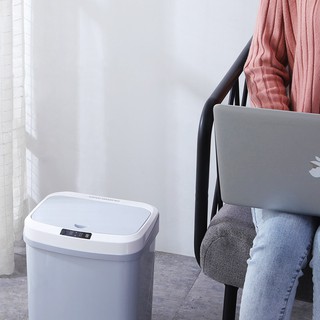 Thùng đựng rác cảm ứng thông minh