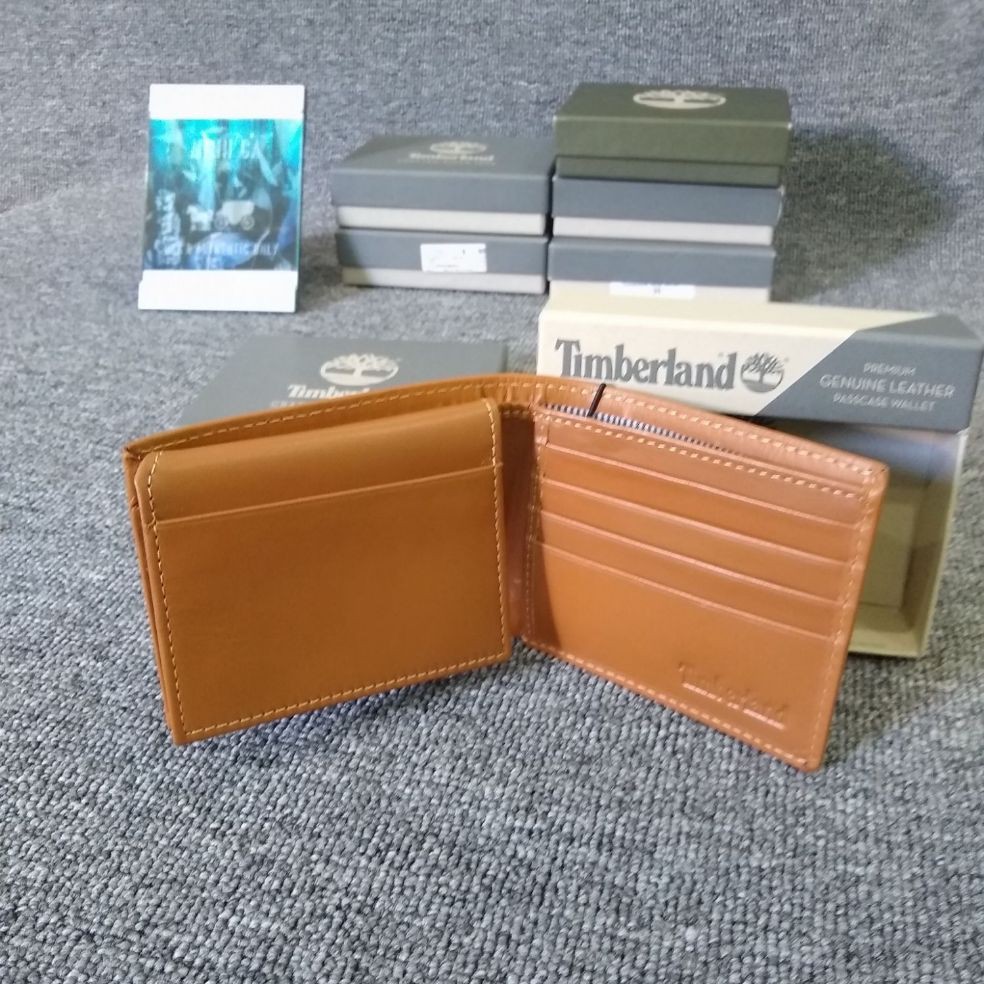 VÍ DA NAM HÀNG HIỆU TIMBERLAND - TAN LEATHER BIFOLD PASSCASE WALLET - D01387/02 NHẬP TRỰC TIẾP TỪ MỸ - MINH GA