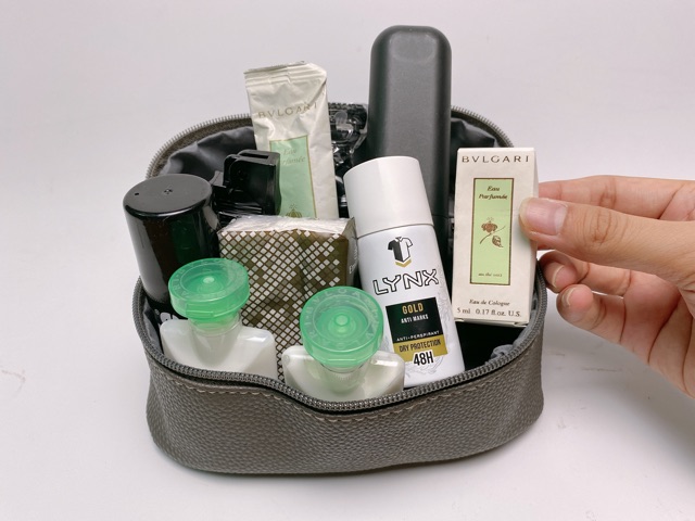 Set bộ dụng cụ du lịch mini cá nhân của hãng hàng không Emirates thương hiệu BVLGARI