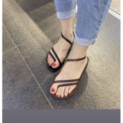 Sandals nữ dây chéo