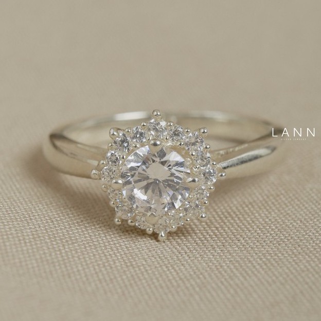 Nhẫn ổ đá tròn lớn viền đá nhỏ BẠC S925 LANN R276