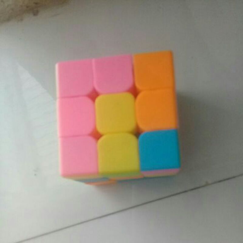 Rubik 3×3×3 màu sắc đẹp