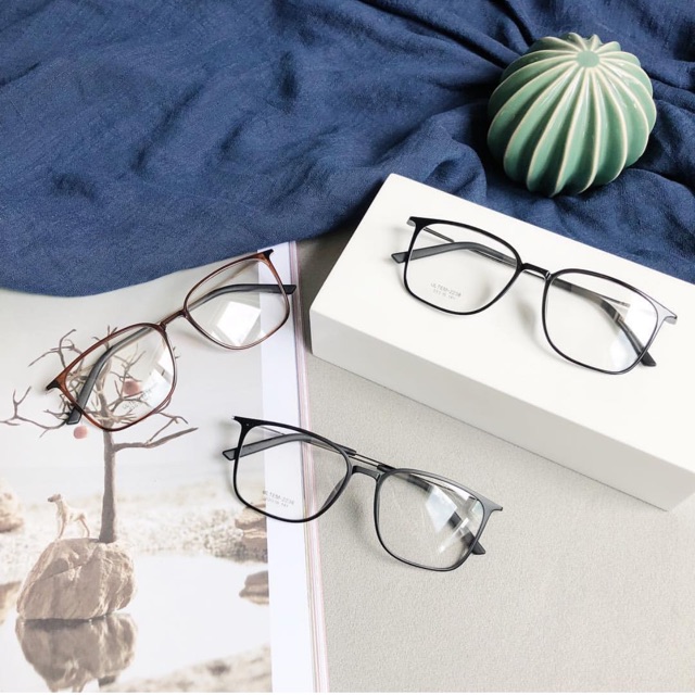 Lyys Store - Gọng nhựa mảnh vuông to, chân khớp 2238