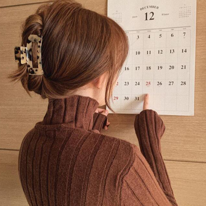 Kẹp tóc càng cua bằng acrylic họa tiết đá hoa cổ điển