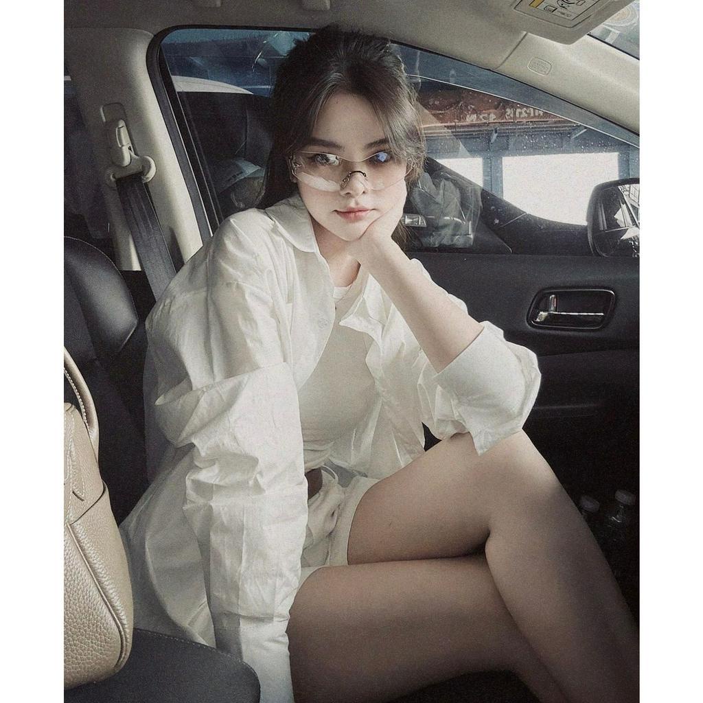 SET 4 MÓN: ÁO SƠ MI TRẮNG XẺ LƯNG + ÁO GÂN BA LỖ TRẮNG + QUẦN SHORT + BELT NÂU