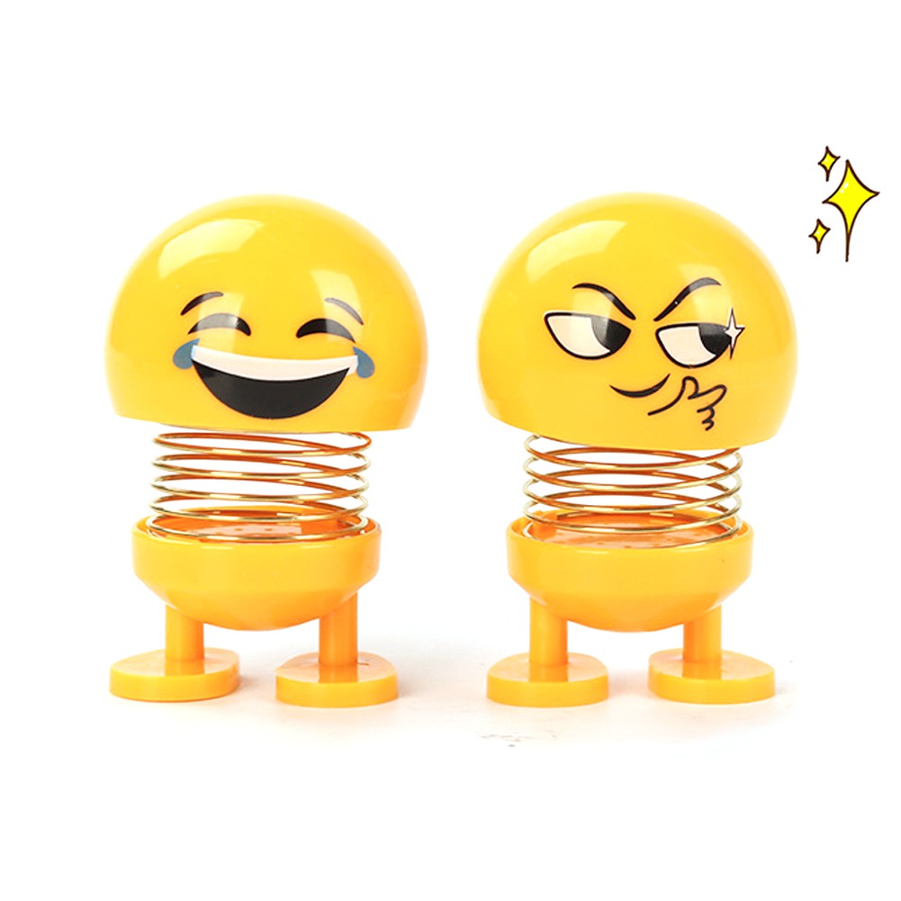 Búp bê lò xo nhún nhảy với biểu cảm ngộ nghĩnh