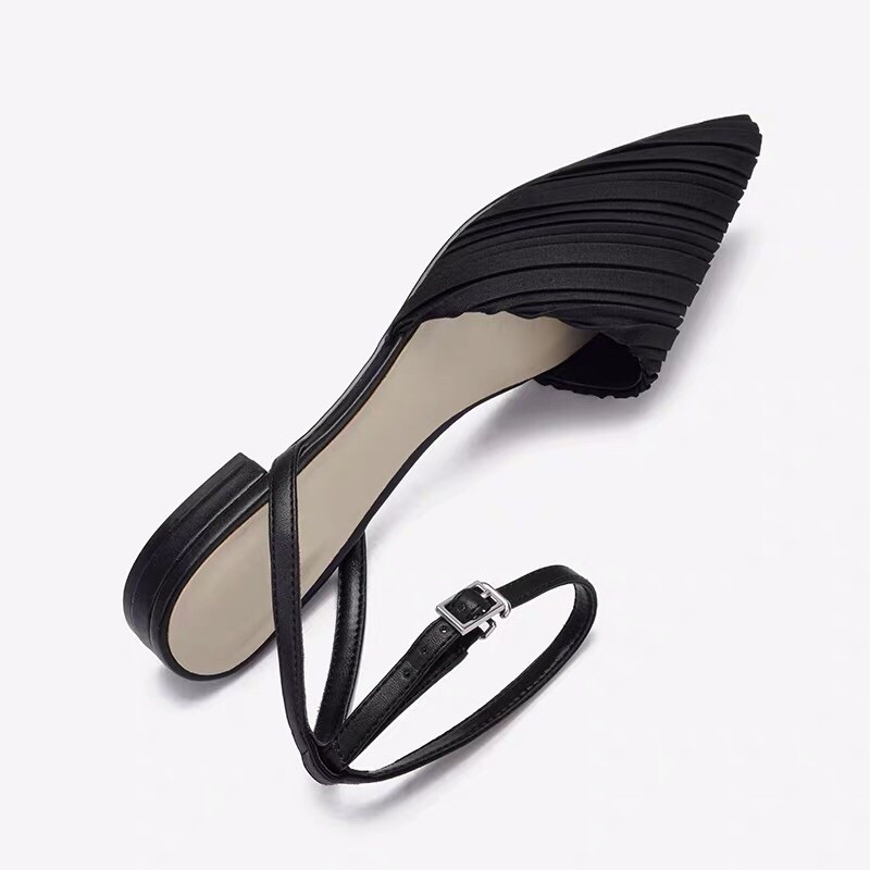 Sandal bệt mũi nhọn