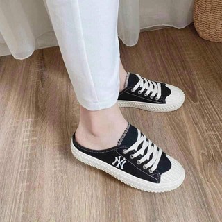 giày lười có dây buộc