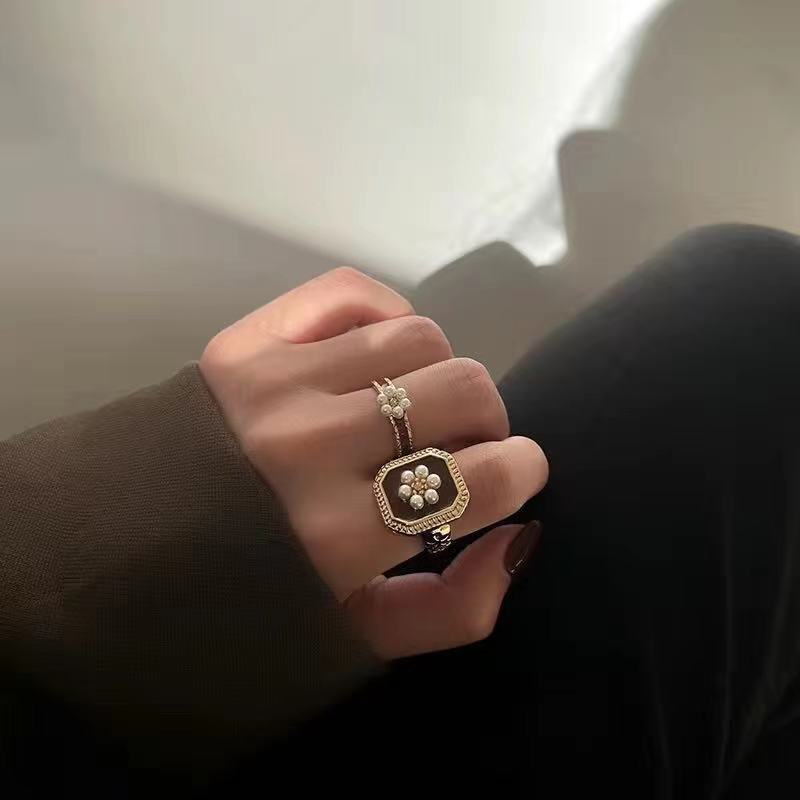 Nhẫn Hình Hoa Đính Ngọc Trai Sang Trọng Thời Trang Dành Cho Nữ