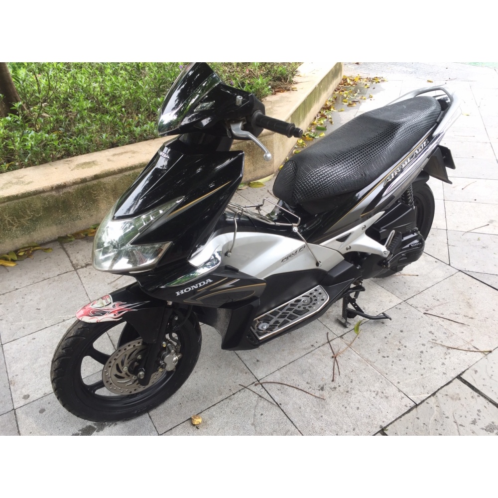 Nắp ốp két tản nhiệt nắp ket nước ab 110 2008- 2009 2010 đầu nhỏ honda ab 110 thái