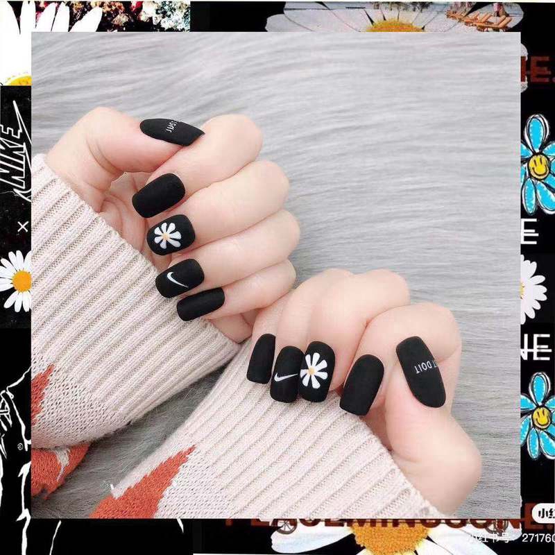 [Hàng mới về] Hình dán móng tay màu đen họa tiết hoa cúc thời trang Hàn Quốc