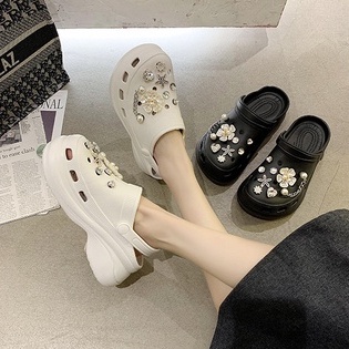 Dép cross hoa văn ngoài hành tinh white tằng kèm 12 jibitz cài dép cross