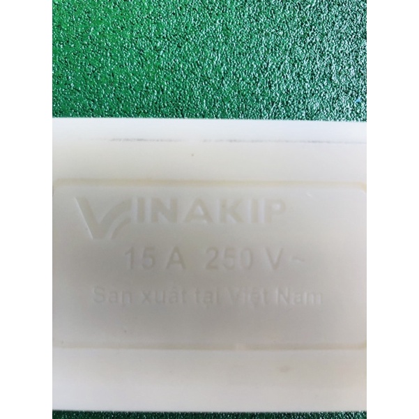 Ổ cắm 4 lỗ Vinakip 15a-250v-Có lò so nén ổ