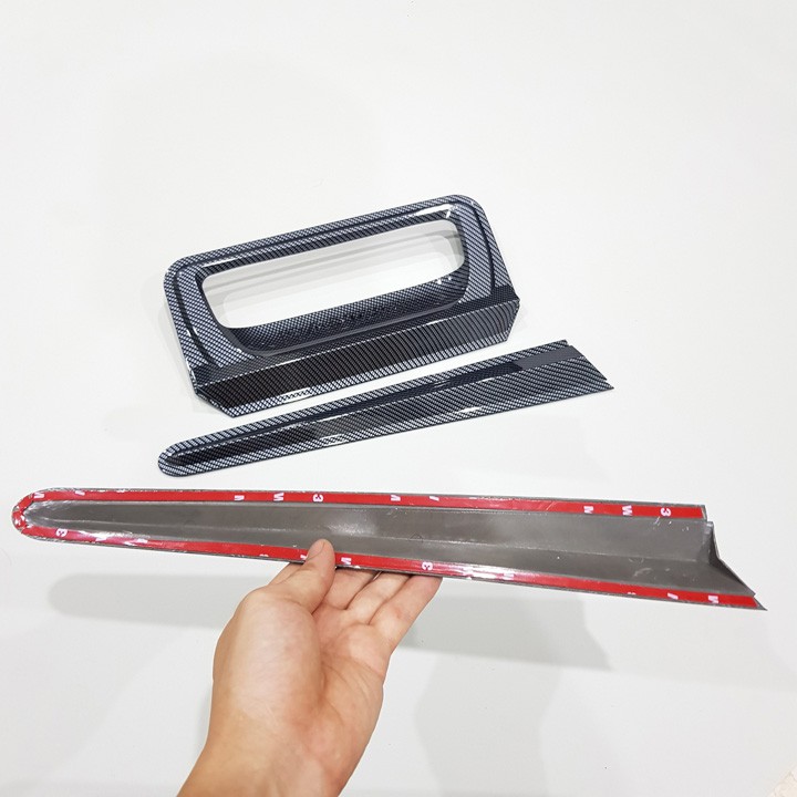 Ốp tay mở cốp sau CARBON xe Ford Ranger vân Cacbon cao cấp, dùng chung cho các đời xe