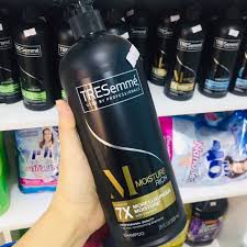DẦU GỘI TRESEMME MOISTURE RICH DÀNH CHO TÓC KHÔ GÃY SƠ RỐI 828ML KHÔNG VÒI