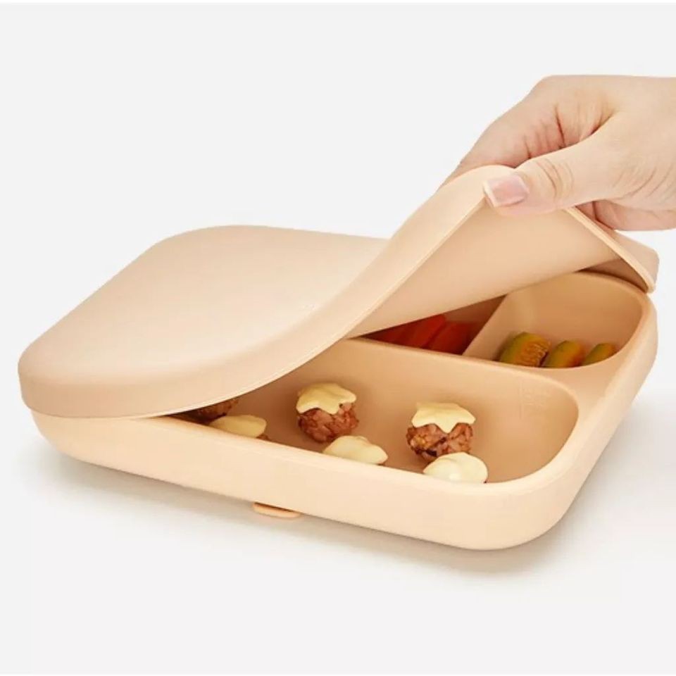 Khay ăn dặm silicon cho bé Moyuum 17x22cm, Khay ăn Hàn Quốc đế hít kèm nắp - Monnie Kids