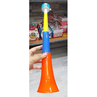 Kèn vuvuzela cổ vũ bóng đá