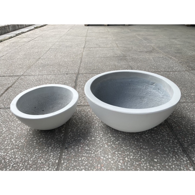 Chậu tô xi măng fiber trồng sen màu trắng