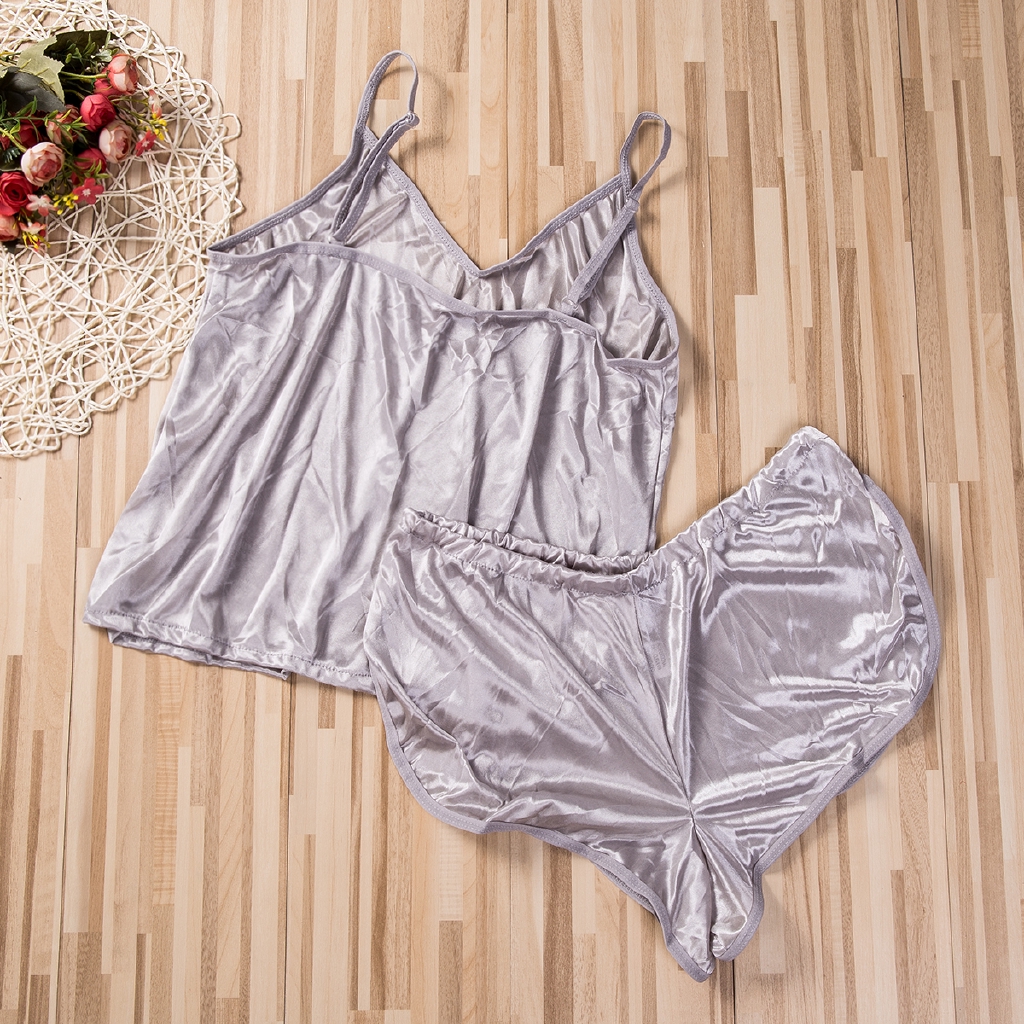 Set đồ ngủ bằng lụa satin phong cách quyến rũ dành cho nữ