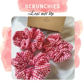 Cột tóc nữ scrunchies màu đỏ sọc caro vuông