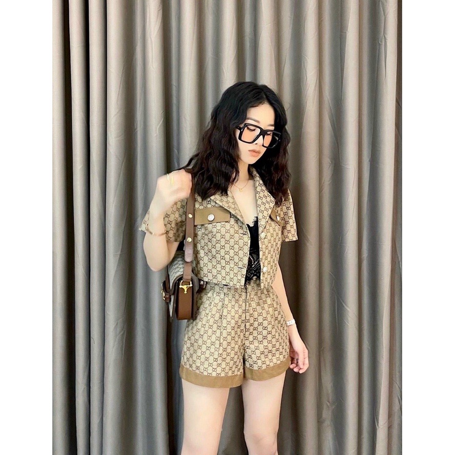 Set Bộ Áo Dạng Vest Crotop & Quần Đùi Đính Cúc Chất Vải For Họa Tiết 2 Màu