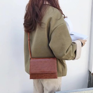Túi da retro đeo chéo nắp gập