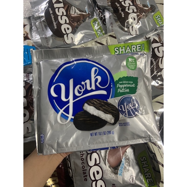 Sô cô la đắng bạc hà York peppermint patties 286g Mỹ