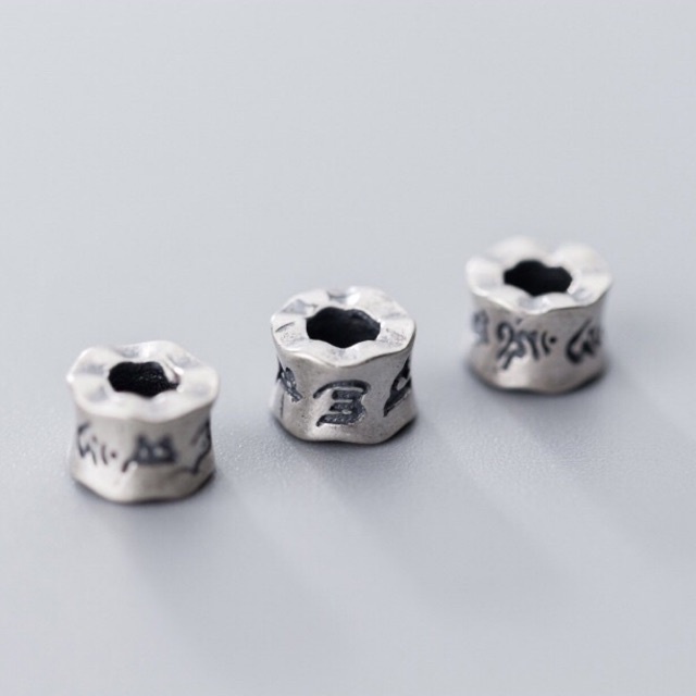CHUYÊN SỈ  Charm chặn bạc khắc chú hàng siêu đẹp - Bạc tốt loại 1, PH261