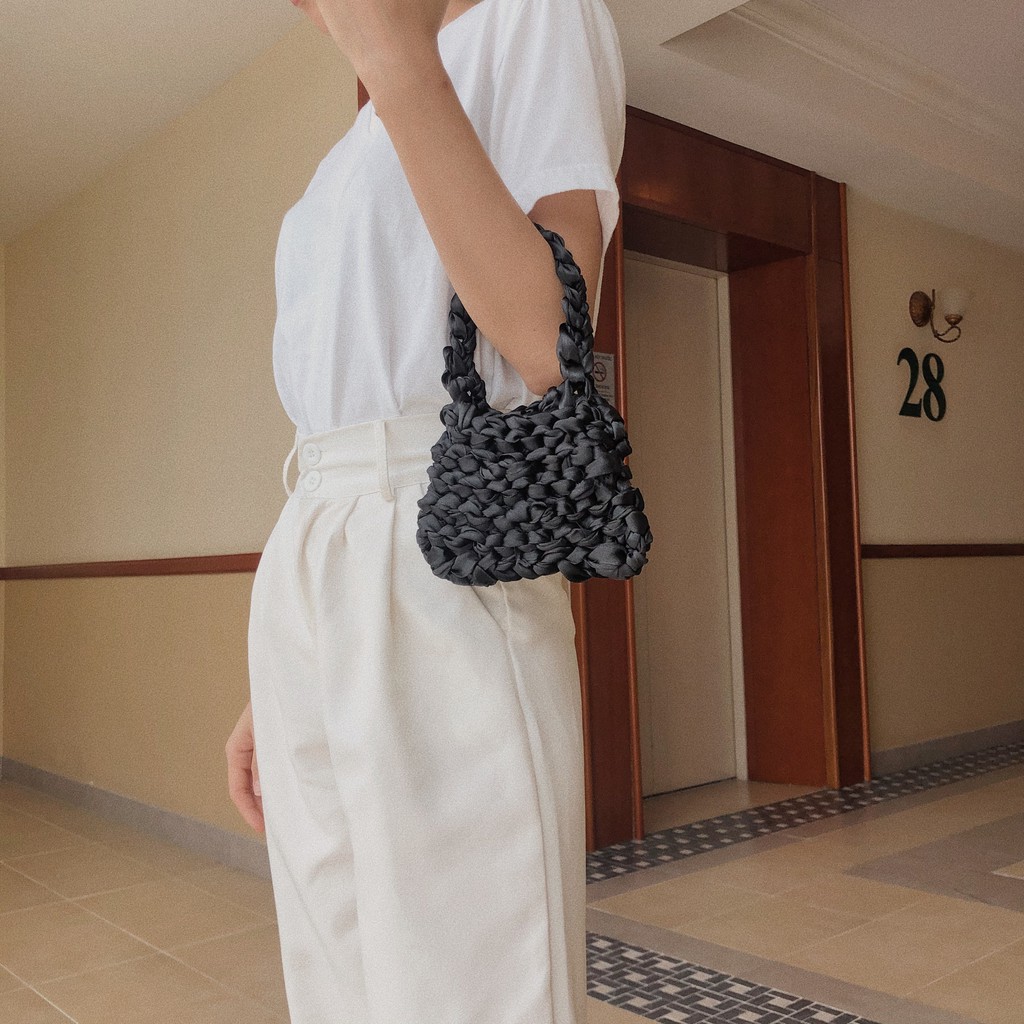 Lily Satin Bag | Túi đeo vai kẹp nách satin | BigBuy360 - bigbuy360.vn