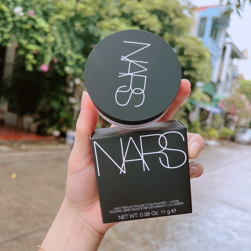 Phấn phủ bột của Nars Light Reflecting Loose Setting Powder