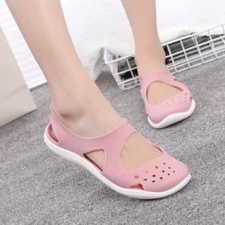 Giầy nhựa giá 160k/ 1 đôi