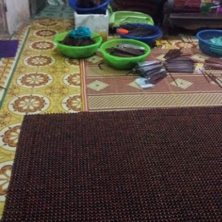 Chiếu hạt gỗ trắc