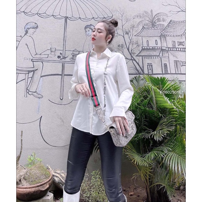Áo sơ mi trắng phối chữ