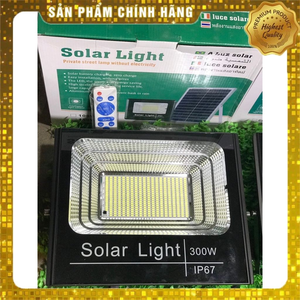 Đèn pha led năng lượng mặt trời 300W bảo hành 2 năm có giấy bảo hành