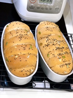Bánh mỳ nguyên cám