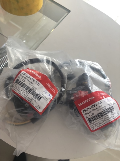Bộ công tắc 2 bên Dream Honda Chính Hãng.