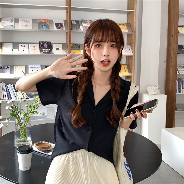 Áo sơ mi kiểu nữ công sở tay ngắn cổ vest form rộng chất lụa hàn đẹp LAVILO SM03