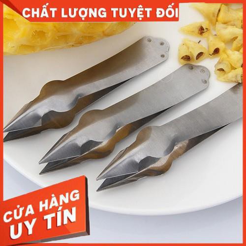 Dụng cụ gắp mắt dứa thông minh