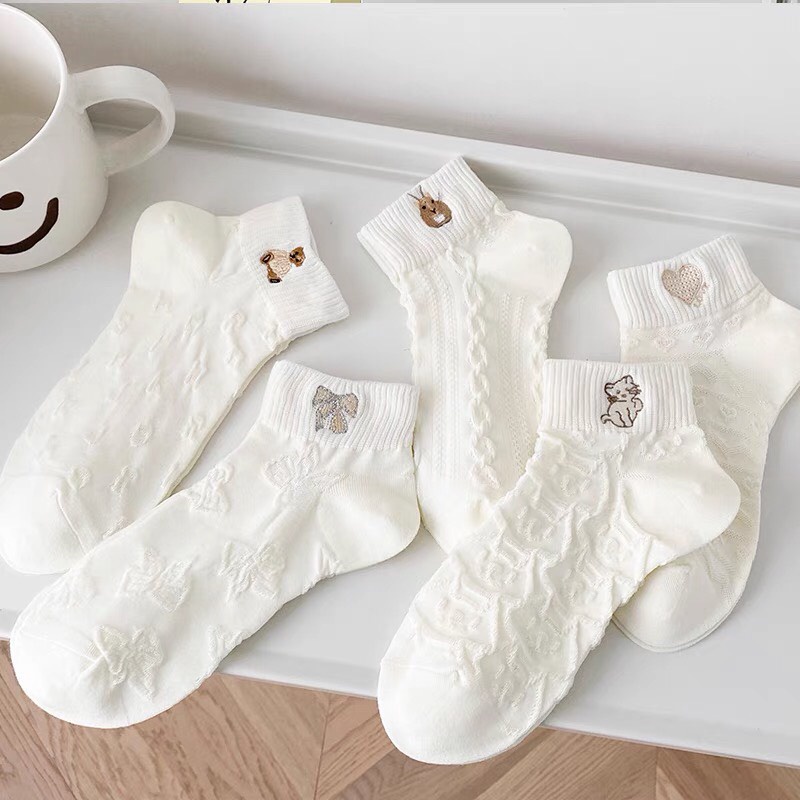 Tất vớ nữ cổ thấp màu trắng họa tiết gấu phù hợp đi giầy thể thao giầy lười thoáng mái vận động