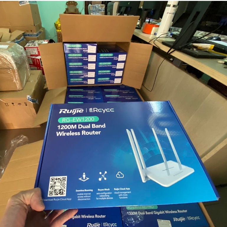Thiết bị mạng wifi RUIJIE RG-EW1200G Pro EW1200 4 râu và 6 râu (bảo hành chính hãng 36 tháng)